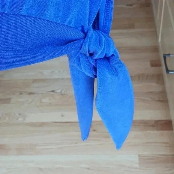 Chico's Travelers blue bandeau top with tie size 3 - Picture 2 of 4